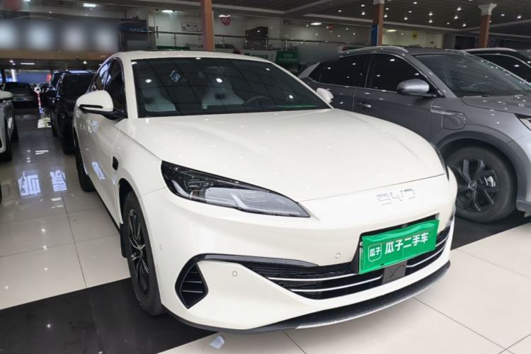 Used BYD Seal 06 New Energy 2025 DM-i Smart Drive 120KM Deluxe Model Front Right 45 Deg