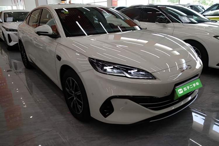 Used BYD Seal 06 New Energy 2025 DM-i Smart Drive 120KM Deluxe Model Front Right 45 Deg
