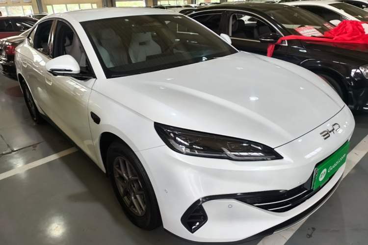 Used BYD Seal 06 New Energy 2025 DM-i Smart Drive 80KM Luxury Model Front Right 45 Deg