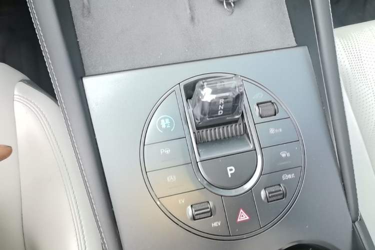 Used BYD Seal 06 New Energy 2025 DM-i Smart Drive 120KM Deluxe Model Gear Lever