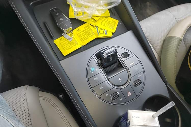 Used BYD Seal 06 New Energy 2025 DM-i Smart Drive 120KM Prestige Model Gear Lever