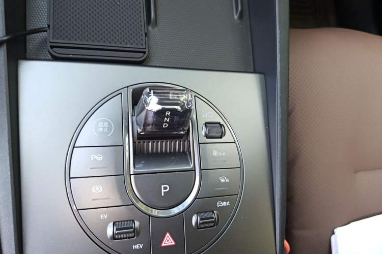 Used BYD Seal 06 New Energy 2025 DM-i Smart Drive 80KM Luxury Model Gear Lever