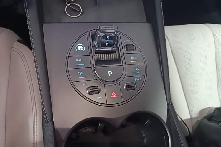 Used BYD Seal 06 New Energy 2025 DM-i Smart Drive 120KM Deluxe Model Gear Lever