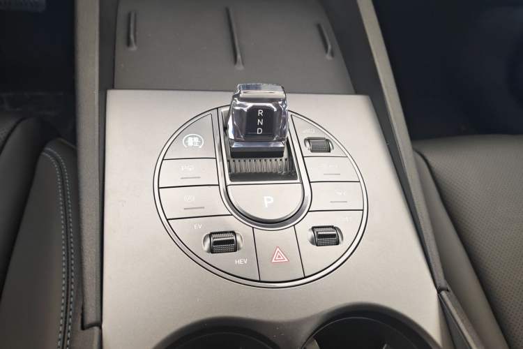 Used BYD Seal 06 New Energy 2025 DM-i Smart Drive 80KM Luxury Model Gear Lever
