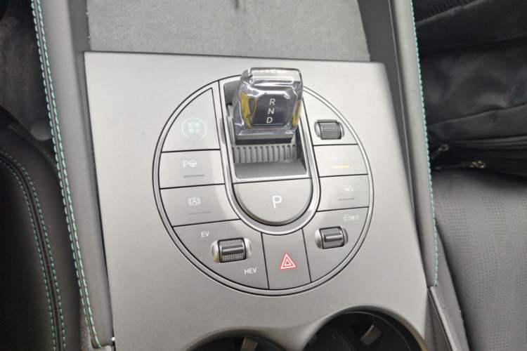 Used BYD Seal 06 New Energy 2025 DM-i Smart Drive 120KM Deluxe Model Gear Lever
