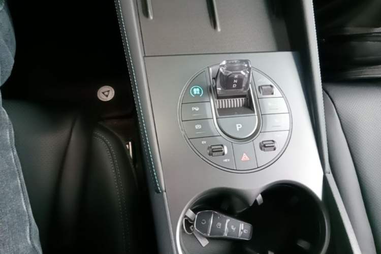Used BYD Seal 06 New Energy 2025 DM-i Smart Drive 80KM Prestige Model Gear Lever