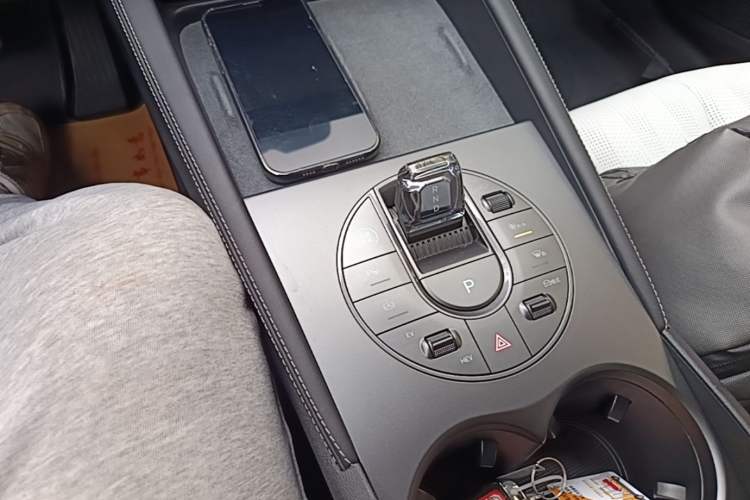 Used BYD Seal 06 New Energy 2025 DM-i Smart Drive 120KM Deluxe Model Gear Lever