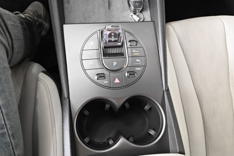 Used BYD Seal 06 New Energy 2025 DM-i Smart Drive 120KM Deluxe Model Gear Lever