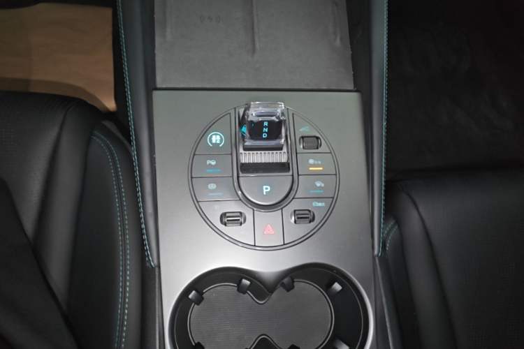 Used BYD Seal 06 New Energy 2025 DM-i Smart Drive 120KM Deluxe Model Gear Lever