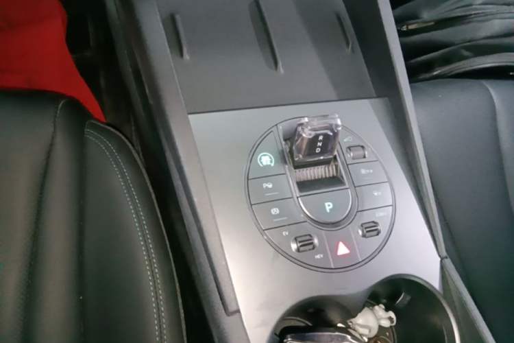 Used BYD Seal 06 New Energy 2025 DM-i Smart Drive 80KM Luxury Model Gear Lever