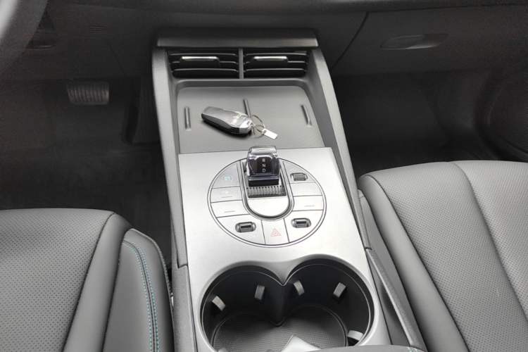 Used BYD Seal 06 New Energy 2025 DM-i Smart Drive 80KM Luxury Model Gear Lever