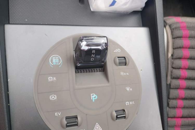 Used BYD Seal 06 New Energy 2025 DM-i Smart Drive 80KM Luxury Model Gear Lever