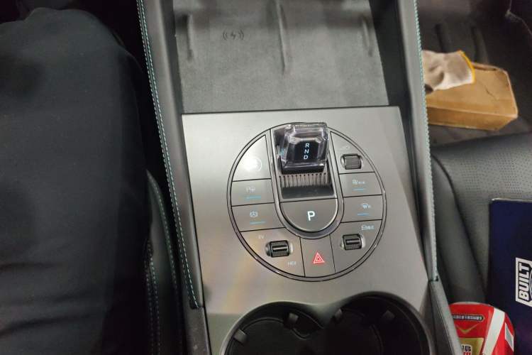 Used BYD Seal 06 New Energy 2025 DM-i Smart Drive 120KM Deluxe Model Gear Lever