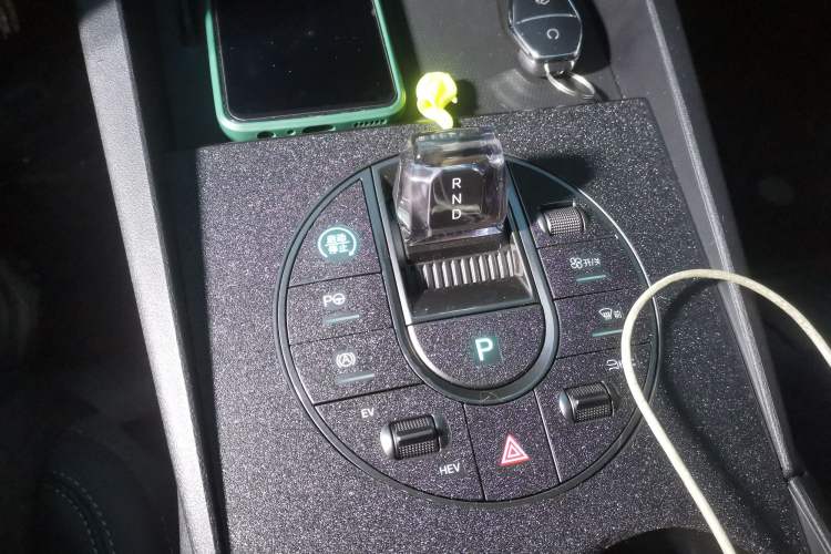 Used BYD Seal 06 New Energy 2025 DM-i Smart Drive 80KM Luxury Model Gear Lever