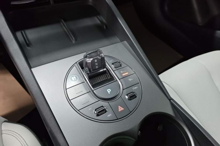 Used BYD Seal 06 New Energy 2025 DM-i Smart Drive 80KM Luxury Model Gear Lever