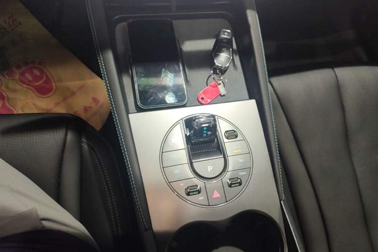 Used BYD Seal 06 New Energy 2025 DM-i Smart Drive 120KM Deluxe Model Gear Lever