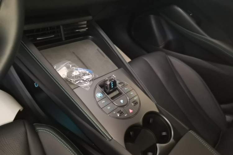 Used BYD Seal 06 New Energy 2025 DM-i Smart Drive 120KM Deluxe Model Gear Lever