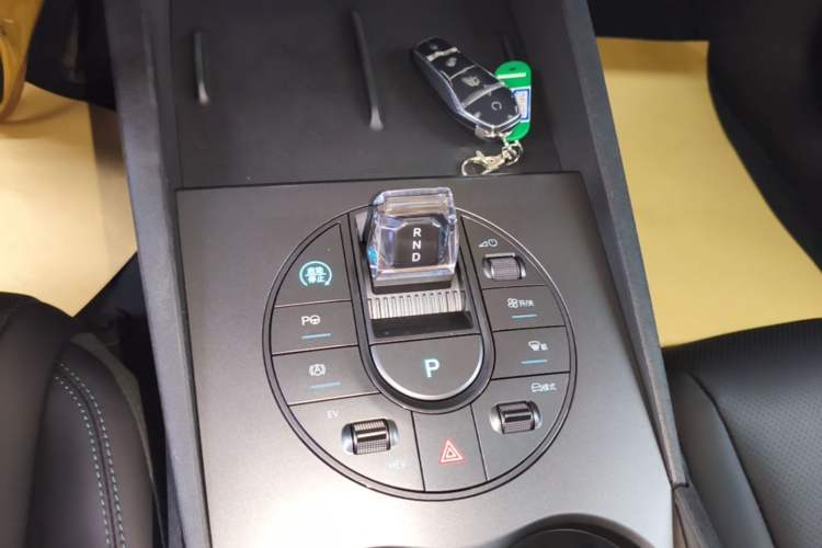 Used BYD Seal 06 New Energy 2025 DM-i Smart Drive 80KM Luxury Model Gear Lever