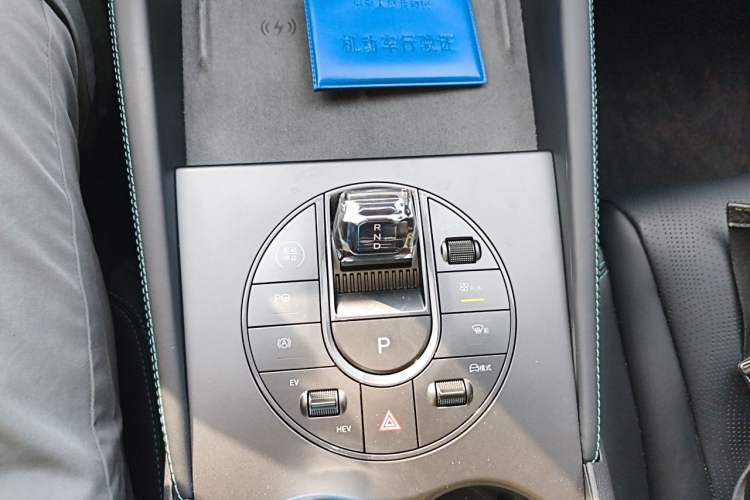 Used BYD Seal 06 New Energy 2025 DM-i Smart Drive 120KM Deluxe Model Gear Lever