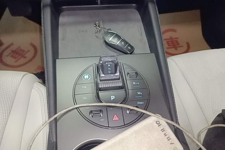 Used BYD Seal 06 New Energy 2025 DM-i Smart Drive 120KM Deluxe Model Gear Lever