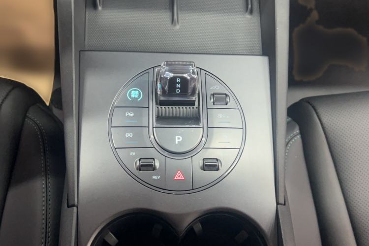 Used BYD Seal 06 New Energy 2025 DM-i Smart Drive 80KM Prestige Model Gear Lever