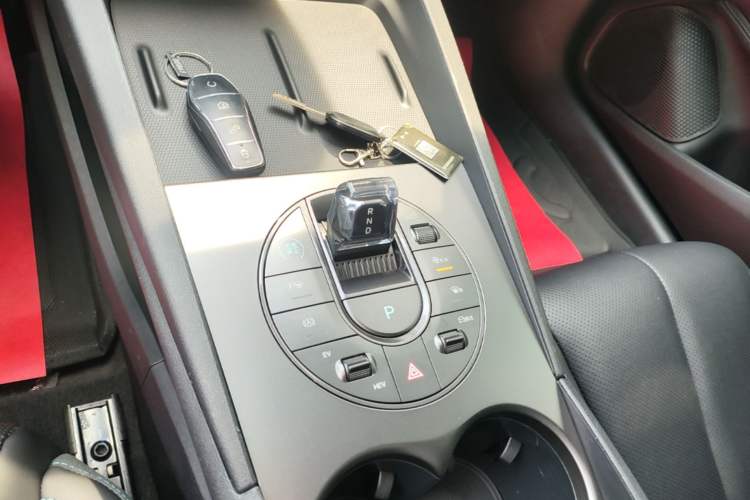 Used BYD Seal 06 New Energy 2025 DM-i Smart Drive 80KM Luxury Model Gear Lever