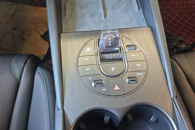 Used BYD Seal 06 New Energy 2025 DM-i Intelligent Drive 120KM Flagship Model Gear Lever