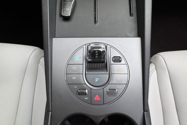 Used BYD Seal 06 New Energy 2025 DM-i Smart Drive 80KM Luxury Model Gear Lever