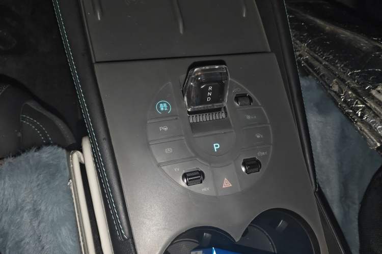 Used BYD Seal 06 New Energy 2025 DM-i Smart Drive 120KM Prestige Model Gear Lever