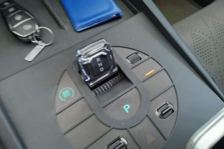 Used BYD Seal 06 New Energy 2025 DM-i Smart Drive 80KM Luxury Model Gear Lever