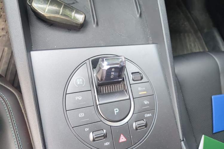 Used BYD Seal 06 New Energy 2025 DM-i Smart Drive 80KM Luxury Model Gear Lever