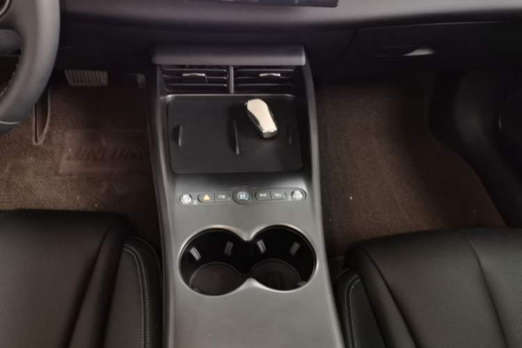 Used BYD Seal 06 New Energy 2025 EV 545KM Premium Edition Gear Lever
