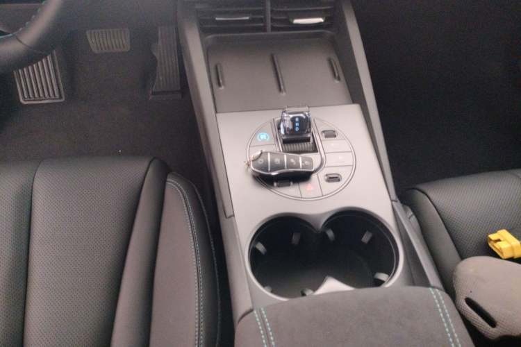 Used BYD Seal 06 New Energy 2025 DM-i Smart Drive 80KM Luxury Model Gear Lever