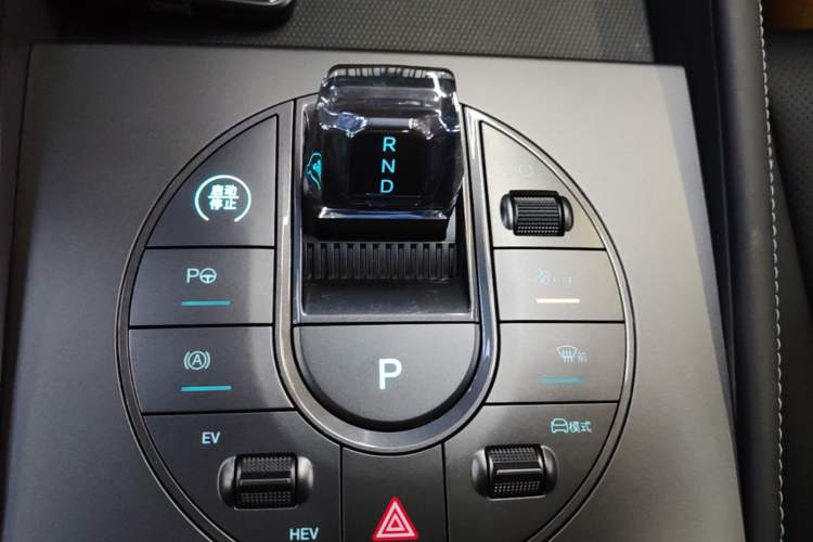 Used BYD Seal 06 New Energy 2025 DM-i Smart Drive 120KM Prestige Model Gear Lever