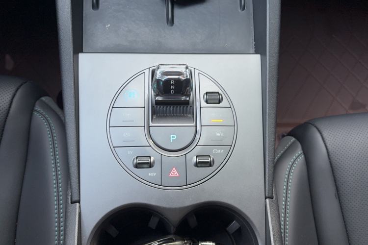 Used BYD Seal 06 New Energy 2025 DM-i Smart Drive 80KM Luxury Model Gear Lever