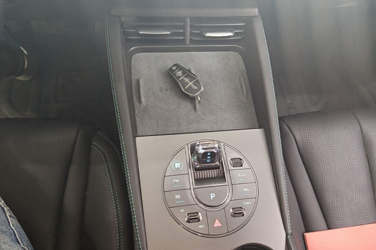 Used BYD Seal 06 New Energy 2025 DM-i Smart Drive 120KM Deluxe Model Gear Lever