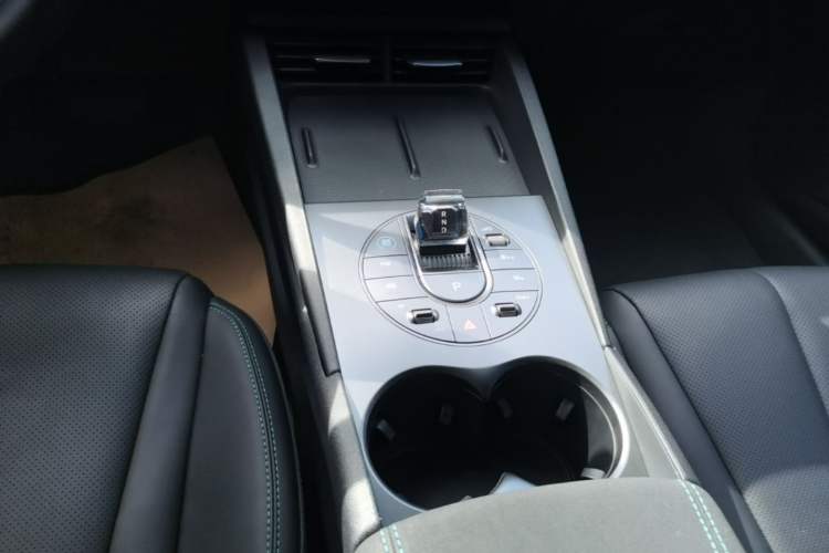 Used BYD Seal 06 New Energy 2025 DM-i Smart Drive 80KM Luxury Model Gear Lever