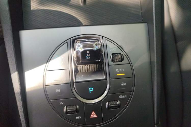 Used BYD Seal 06 New Energy 2025 DM-i Smart Drive 80KM Luxury Model Gear Lever