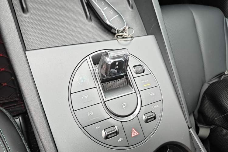 Used BYD Seal 06 New Energy 2025 DM-i Smart Drive 80KM Luxury Model Gear Lever