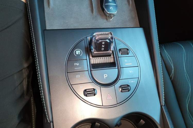 Used BYD Seal 06 New Energy 2025 DM-i Intelligent Drive 120KM Flagship Model Gear Lever