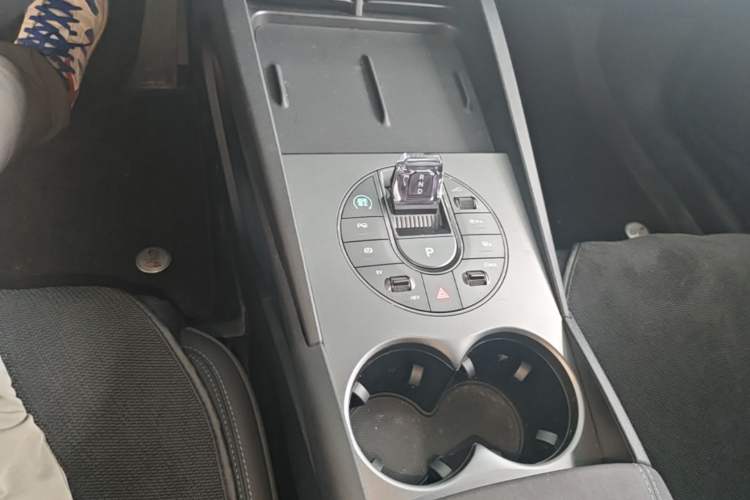 Used BYD Seal 06 New Energy 2025 DM-i Smart Drive 80KM Luxury Model Gear Lever