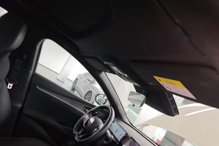 Used BYD Seal 06 New Energy 2025 DM-i Smart Drive 120KM Prestige Model Headliner