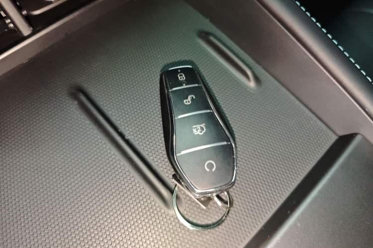 Used BYD Seal 06 New Energy 2025 DM-i Smart Drive 80KM Prestige Model Interior 1