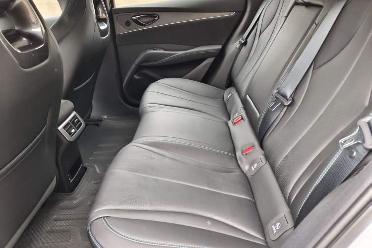 Used BYD Seal 06 New Energy 2025 DM-i Smart Drive 120KM Deluxe Model Interior 1