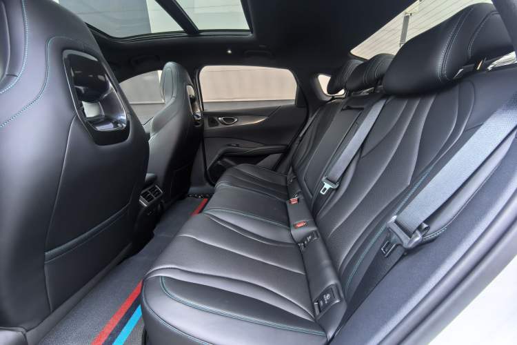 Used BYD Seal 06 New Energy 2025 EV 545KM Premium Edition Interior 2