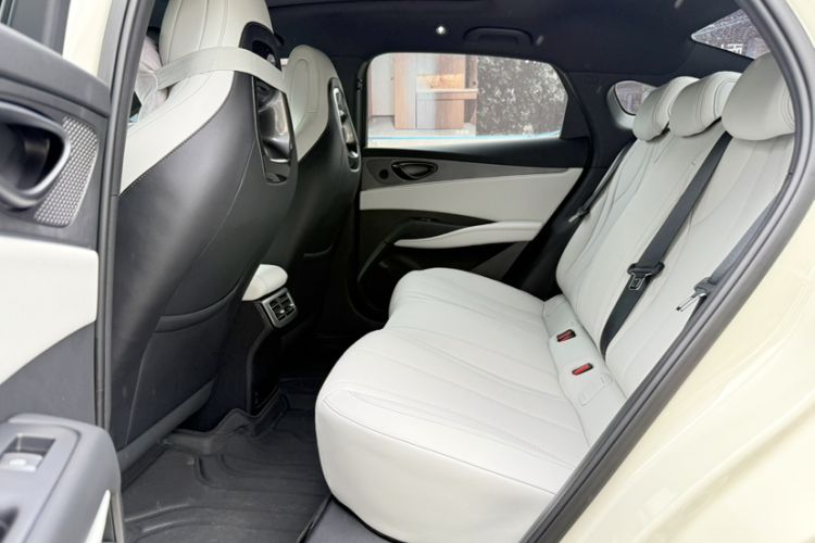 Used BYD Seal 06 New Energy 2025 DM-i Smart Drive 80KM Prestige Model Interior 2