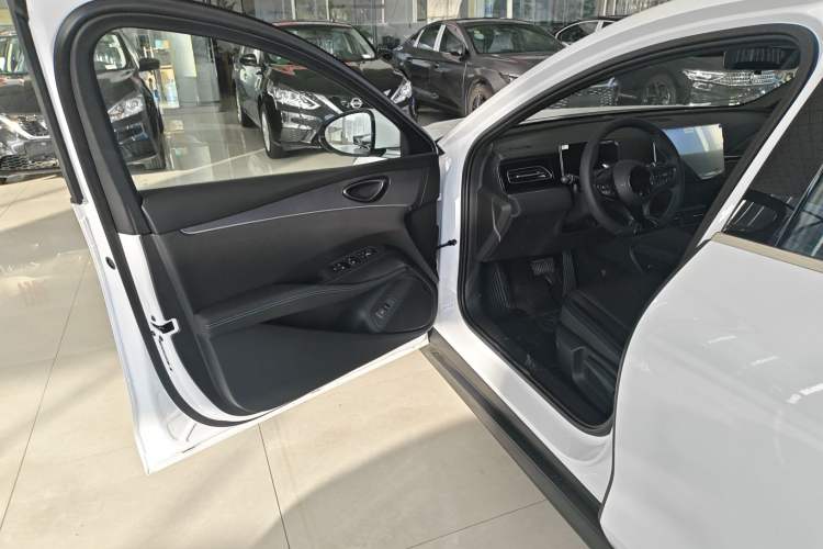 Used BYD Seal 06 New Energy 2025 DM-i Smart Drive 80KM Luxury Model Interior 3
