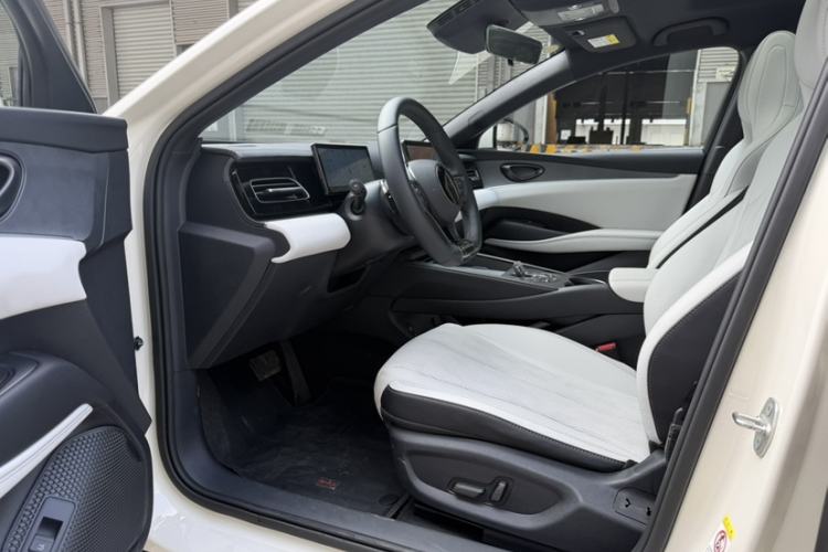 Used BYD Seal 06 New Energy 2025 DM-i Smart Drive 120KM Deluxe Model Interior 5