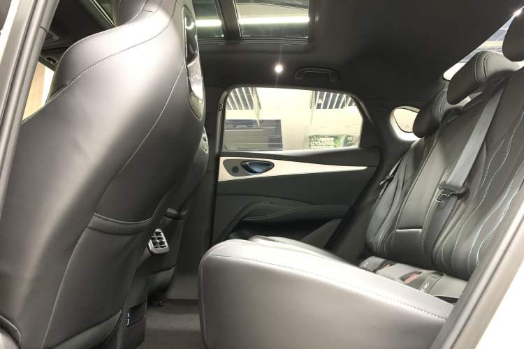 Used BYD Seal 06 New Energy 2025 DM-i Intelligent Drive 120KM Flagship Model Interior 5