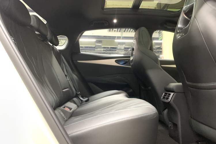 Used BYD Seal 06 New Energy 2025 DM-i Intelligent Drive 120KM Flagship Model Interior 6